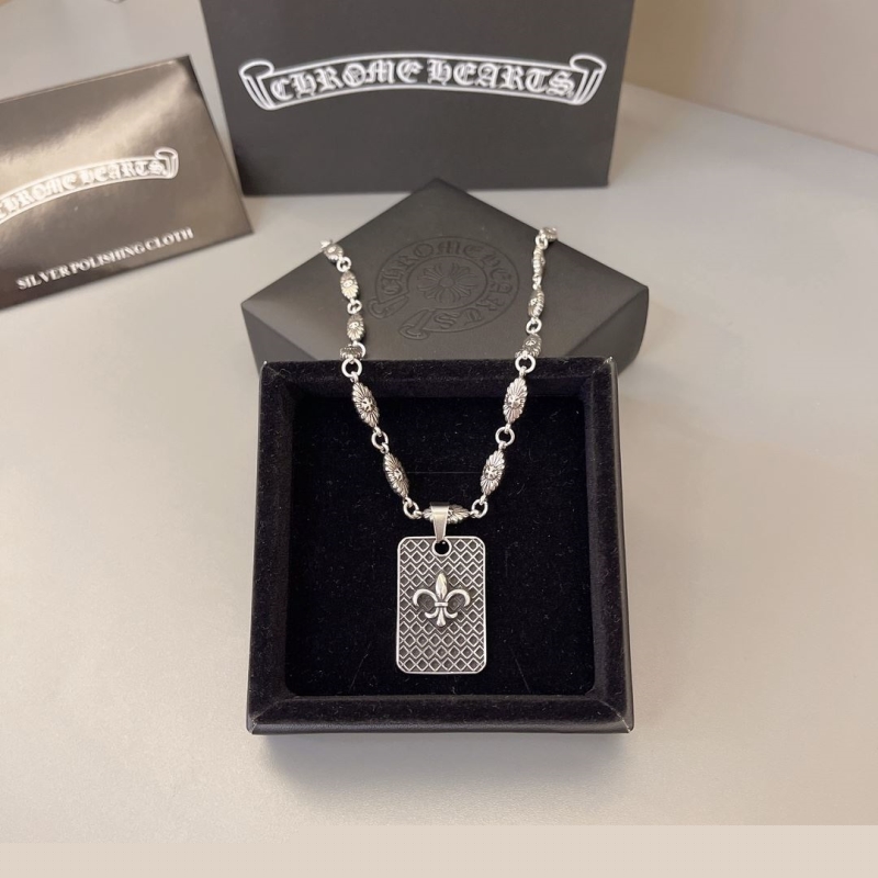 Ch**me He**ts necklaces